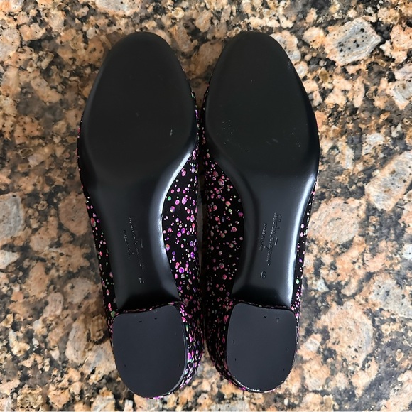 Salvatore Ferragamo Women's Vara Multicolor Paint Splatter Low Heel Pumps - Picture 9 of 10